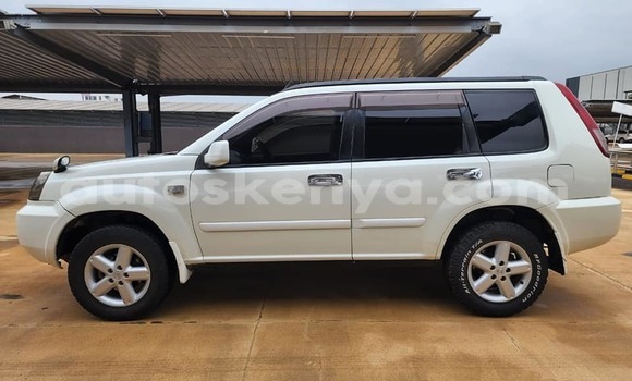 Buy Used Nissan X–Trail White Car in Nairobi in Nairobi