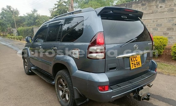 Nunua Ilio tumika Toyota Land Cruiser Prado Bluu Gari ndani ya Nairobi nchini Nairobi Nunua Ilio tumika Toyota Land Cruiser Prado Bluu Gari ndani ya Nairobi nchini Nairobi