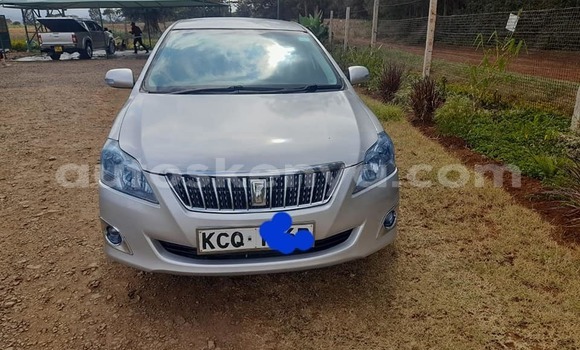Oofamaa Toyota Premio Silver Makiinaa iti Nairobi keessatti Nairobi keessatti