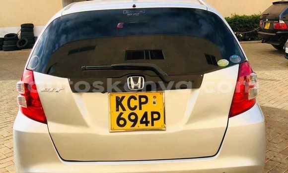 Nunua Ilio tumika Honda Fit Fedha Gari ndani ya Nairobi nchini Nairobi Nunua Ilio tumika Honda Fit Fedha Gari ndani ya Nairobi nchini Nairobi