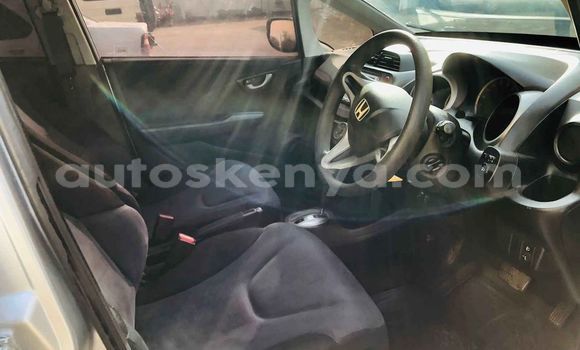 Nunua Ilio tumika Honda Fit Fedha Gari ndani ya Nairobi nchini Nairobi Nunua Ilio tumika Honda Fit Fedha Gari ndani ya Nairobi nchini Nairobi