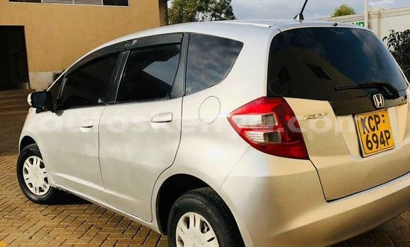 Nunua Ilio tumika Honda Fit Fedha Gari ndani ya Nairobi nchini Nairobi Nunua Ilio tumika Honda Fit Fedha Gari ndani ya Nairobi nchini Nairobi