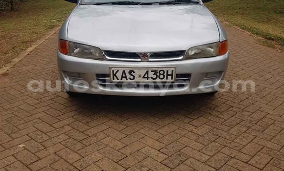 Oofamaa Mitsubishi Lancer Silver Makiinaa iti Nairobi keessatti Nairobi keessatti