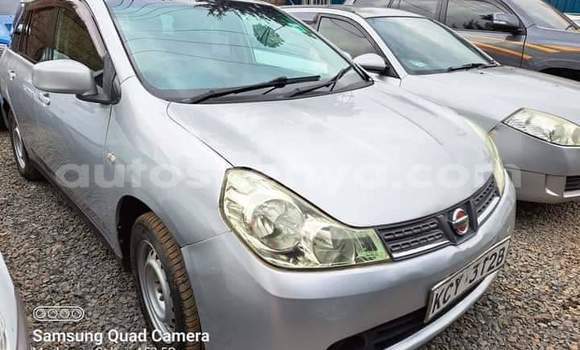 Oofamaa Nissan Wingroad Silver Makiinaa iti Nairobi keessatti Nairobi keessatti