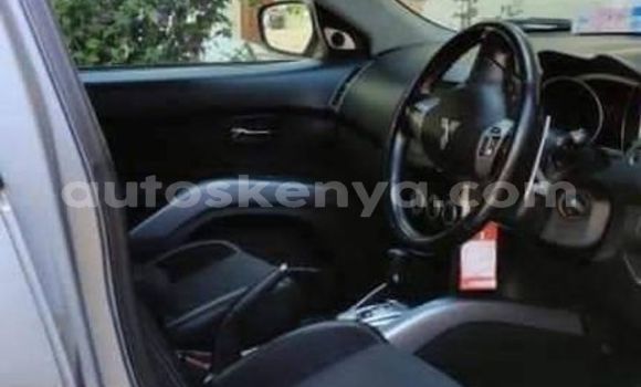 Oofamaa Mitsubishi Outlander Silver Makiinaa iti Nairobi keessatti Nairobi keessatti Oofamaa Mitsubishi Outlander Silver Makiinaa iti Nairobi keessatti Nairobi keessatti