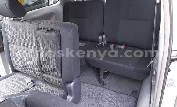 Oofamaa Toyota Voxy White Makiinaa iti Nairobi keessatti Nairobi keessatti Oofamaa Toyota Voxy White Makiinaa iti Nairobi keessatti Nairobi keessatti