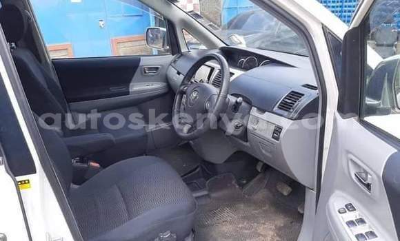 Oofamaa Toyota Voxy White Makiinaa iti Nairobi keessatti Nairobi keessatti Oofamaa Toyota Voxy White Makiinaa iti Nairobi keessatti Nairobi keessatti