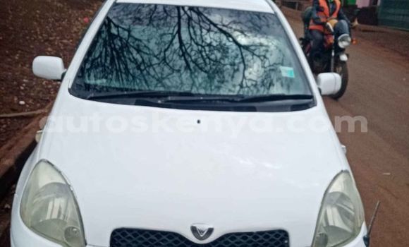 Oofamaa Toyota Vitz White Makiinaa iti Kiambu keessatti Central Kenya keessatti