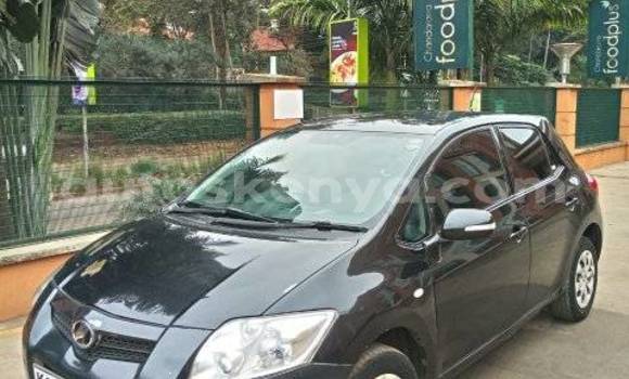 Oofamaa Toyota Auris Black Makiinaa iti Nairobi keessatti Nairobi keessatti