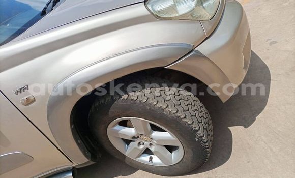 Nunua Ilio tumika Toyota RAV4 Brown Gari ndani ya Nairobi nchini Nairobi Nunua Ilio tumika Toyota RAV4 Brown Gari ndani ya Nairobi nchini Nairobi