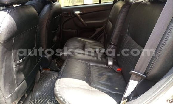 Nunua Ilio tumika Toyota RAV4 Brown Gari ndani ya Nairobi nchini Nairobi Nunua Ilio tumika Toyota RAV4 Brown Gari ndani ya Nairobi nchini Nairobi