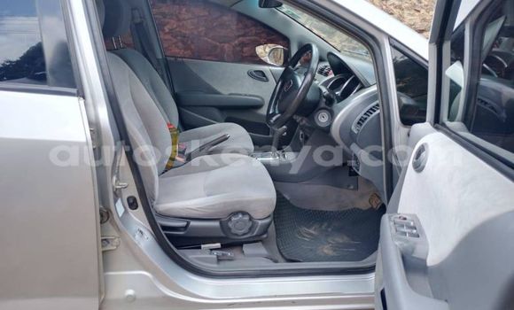 Nunua Ilio tumika Honda Fit Fedha Gari ndani ya Nairobi nchini Nairobi Nunua Ilio tumika Honda Fit Fedha Gari ndani ya Nairobi nchini Nairobi