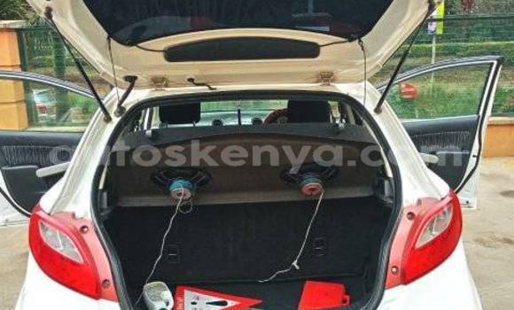 Nunua Ilio tumika Mazda Demio Nyeupe Gari ndani ya Nairobi nchini Nairobi Nunua Ilio tumika Mazda Demio Nyeupe Gari ndani ya Nairobi nchini Nairobi