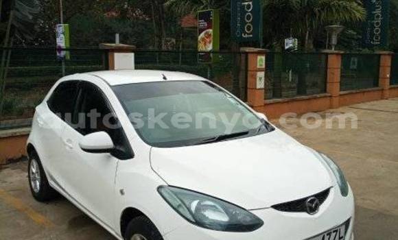 Nunua Ilio tumika Mazda Demio Nyeupe Gari ndani ya Nairobi nchini Nairobi Nunua Ilio tumika Mazda Demio Nyeupe Gari ndani ya Nairobi nchini Nairobi