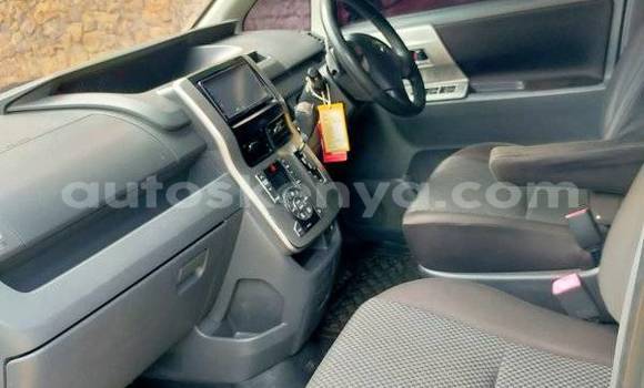 Nunua Ilio tumika Toyota Noah Fedha Gari ndani ya Nairobi nchini Nairobi Nunua Ilio tumika Toyota Noah Fedha Gari ndani ya Nairobi nchini Nairobi