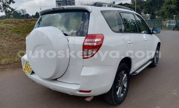 Nunua Ilio tumika Toyota RAV4 Nyeupe Gari ndani ya Nairobi nchini Nairobi Nunua Ilio tumika Toyota RAV4 Nyeupe Gari ndani ya Nairobi nchini Nairobi