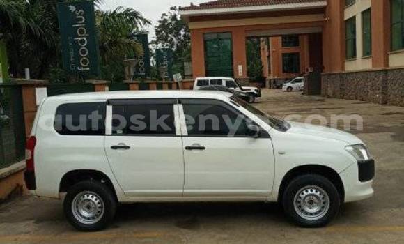 Nunua Ilio tumika Toyota Succeed Nyeupe Gari ndani ya Nairobi nchini Nairobi