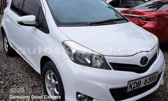 Nunua Ilio tumika Toyota Vitz Nyeupe Gari ndani ya Nairobi nchini Nairobi