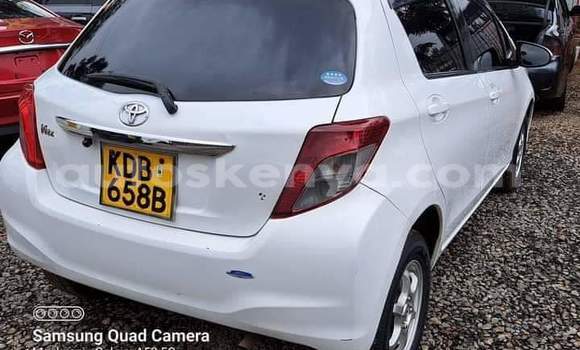 Oofamaa Toyota Vitz White Makiinaa iti Nairobi keessatti Nairobi keessatti Oofamaa Toyota Vitz White Makiinaa iti Nairobi keessatti Nairobi keessatti