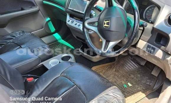 Oofamaa Honda Stream White Makiinaa iti Nairobi keessatti Nairobi keessatti Oofamaa Honda Stream White Makiinaa iti Nairobi keessatti Nairobi keessatti