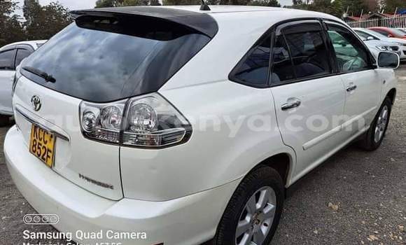 Buy Used Toyota Harrier White Car in Nairobi in Nairobi
