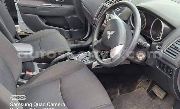 Oofamaa Mitsubishi RVR Silver Makiinaa iti Nairobi keessatti Nairobi keessatti Oofamaa Mitsubishi RVR Silver Makiinaa iti Nairobi keessatti Nairobi keessatti