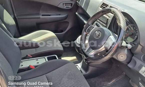 Oofamaa Toyota Ractis Silver Makiinaa iti Nairobi keessatti Nairobi keessatti Oofamaa Toyota Ractis Silver Makiinaa iti Nairobi keessatti Nairobi keessatti