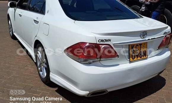 Oofamaa Toyota Crown White Makiinaa iti Nairobi keessatti Nairobi keessatti Oofamaa Toyota Crown White Makiinaa iti Nairobi keessatti Nairobi keessatti