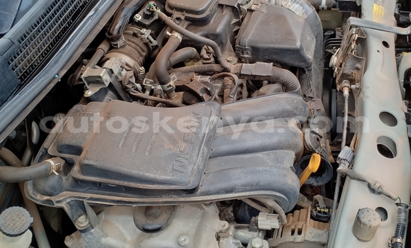 Oofamaa Nissan March Brown Makiinaa iti Nairobi keessatti Nairobi keessatti