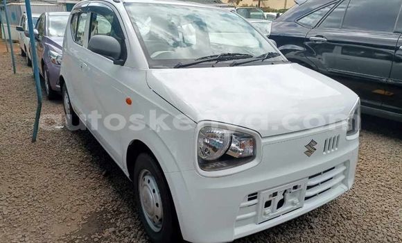 Oofamaa Suzuki Alto White Makiinaa iti Nairobi keessatti Nairobi keessatti