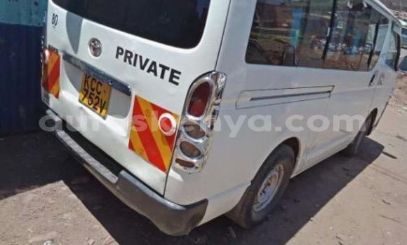 Oofamaa Toyota Hiace White Makiinaa iti Nairobi keessatti Nairobi keessatti Oofamaa Toyota Hiace White Makiinaa iti Nairobi keessatti Nairobi keessatti