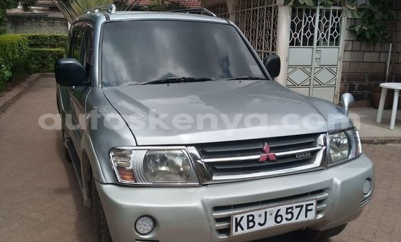 Nunua Ilio tumika Mitsubishi Pajero Fedha Gari ndani ya Nairobi nchini Nairobi