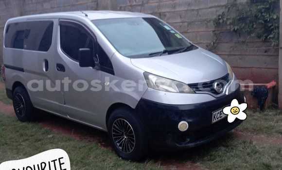 Oofamaa Nissan NV200 Silver Makiinaa iti Nairobi keessatti Nairobi keessatti