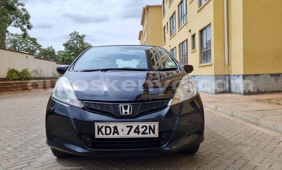 Nunua Ilio tumika Honda Fit Bluu Gari ndani ya Nairobi nchini Nairobi Nunua Ilio tumika Honda Fit Bluu Gari ndani ya Nairobi nchini Nairobi