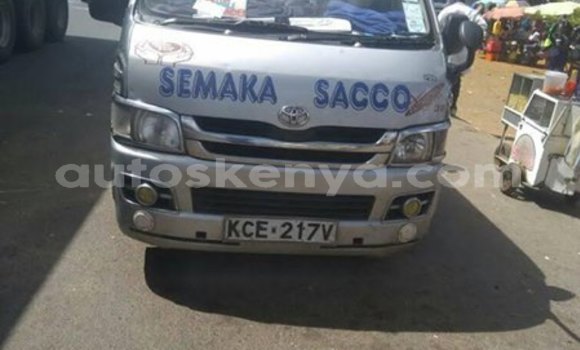 Oofamaa Toyota Hiace Silver Makiinaa iti Nairobi keessatti Nairobi keessatti Oofamaa Toyota Hiace Silver Makiinaa iti Nairobi keessatti Nairobi keessatti