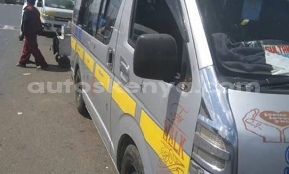 Oofamaa Toyota Hiace Silver Makiinaa iti Nairobi keessatti Nairobi keessatti Oofamaa Toyota Hiace Silver Makiinaa iti Nairobi keessatti Nairobi keessatti