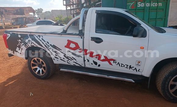 Buy Used Isuzu D–MAX White Car in Nairobi in Nairobi Buy Used Isuzu D–MAX White Car in Nairobi in Nairobi