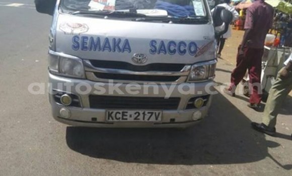 Oofamaa Toyota Hiace Silver Makiinaa iti Nairobi keessatti Nairobi keessatti Oofamaa Toyota Hiace Silver Makiinaa iti Nairobi keessatti Nairobi keessatti