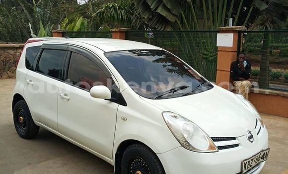 Nunua Ilio tumika Nissan Note Nyeupe Gari ndani ya Nairobi nchini Nairobi