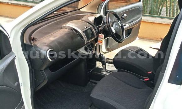 Oofamaa Nissan Note White Makiinaa iti Nairobi keessatti Nairobi keessatti Oofamaa Nissan Note White Makiinaa iti Nairobi keessatti Nairobi keessatti