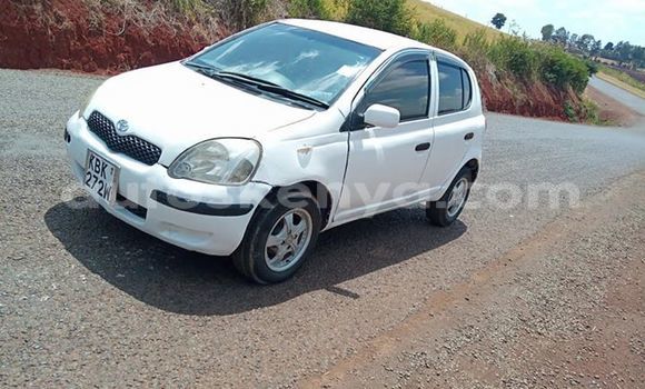 Oofamaa Toyota Vitz White Makiinaa iti Kiambu keessatti Central Kenya keessatti Oofamaa Toyota Vitz White Makiinaa iti Kiambu keessatti Central Kenya keessatti