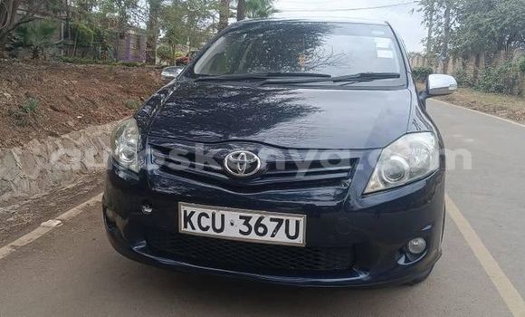 Oofamaa Toyota Auris Blue Makiinaa iti Nairobi keessatti Nairobi keessatti