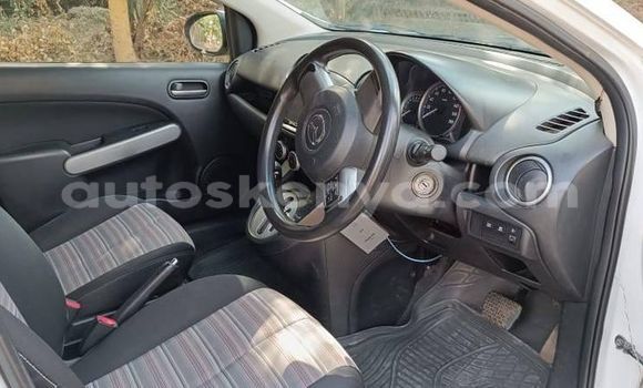 Oofamaa Mazda Demio White Makiinaa iti Nairobi keessatti Nairobi keessatti Oofamaa Mazda Demio White Makiinaa iti Nairobi keessatti Nairobi keessatti