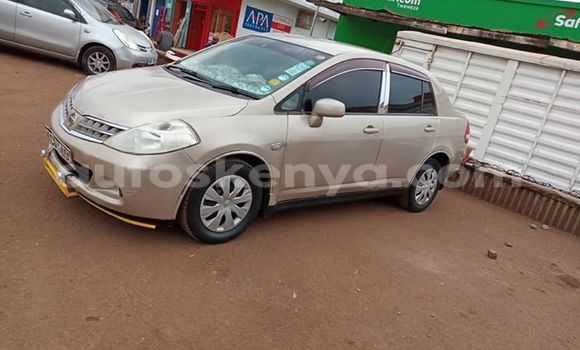 Oofamaa Nissan tiida Beige Makiinaa iti Kiambu keessatti Central Kenya keessatti Oofamaa Nissan tiida Beige Makiinaa iti Kiambu keessatti Central Kenya keessatti