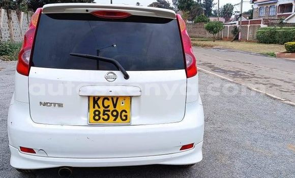 Oofamaa Nissan Note White Makiinaa iti Nairobi keessatti Nairobi keessatti Oofamaa Nissan Note White Makiinaa iti Nairobi keessatti Nairobi keessatti