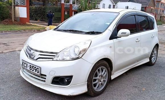Oofamaa Nissan Note White Makiinaa iti Nairobi keessatti Nairobi keessatti Oofamaa Nissan Note White Makiinaa iti Nairobi keessatti Nairobi keessatti