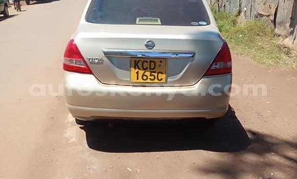 Oofamaa Nissan tiida Beige Makiinaa iti Kiambu keessatti Central Kenya keessatti Oofamaa Nissan tiida Beige Makiinaa iti Kiambu keessatti Central Kenya keessatti