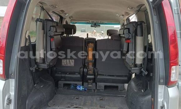 Oofamaa Nissan Serena Silver Makiinaa iti Nairobi keessatti Nairobi keessatti Oofamaa Nissan Serena Silver Makiinaa iti Nairobi keessatti Nairobi keessatti