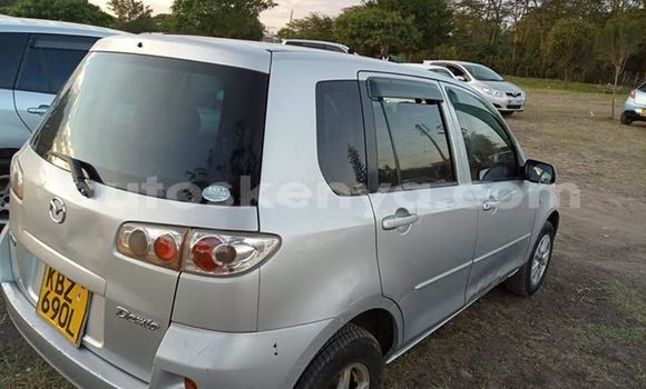 Oofamaa Mazda Demio Silver Makiinaa iti Kiambu keessatti Central Kenya keessatti Oofamaa Mazda Demio Silver Makiinaa iti Kiambu keessatti Central Kenya keessatti