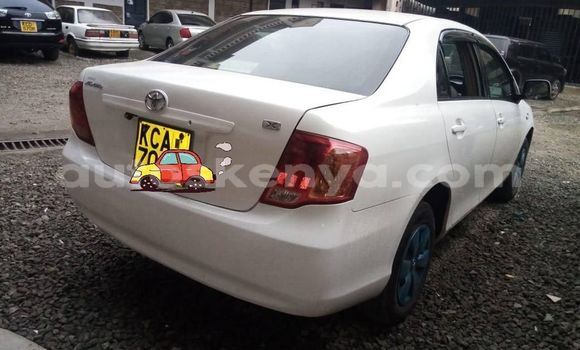 Nunua Ilio tumika Toyota Axio Nyeupe Gari ndani ya Nairobi nchini Nairobi